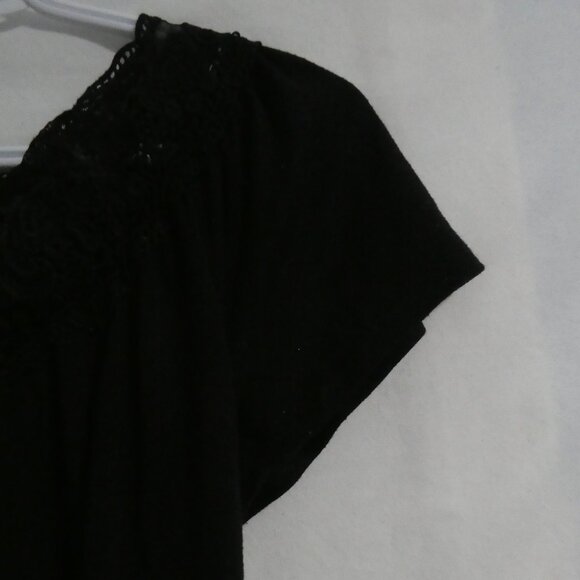 EYESHADOW | medium | Black Short Sleeve Top With Lace Neckline - Picture 5 of 13